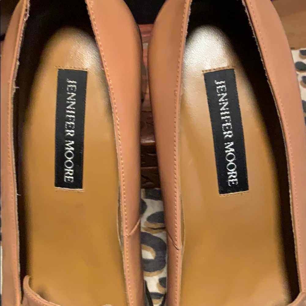 Shoe - Picture 3 of 9